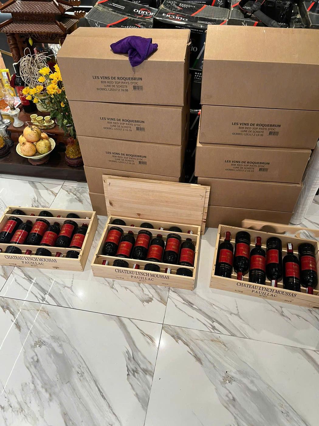 SuperVines giao rượu vang tận tay khách hàng — chuyến hàng 13