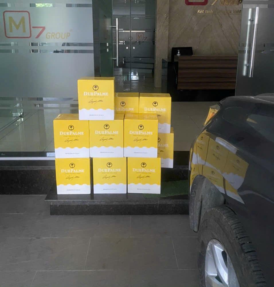 SuperVines giao rượu vang tận tay khách hàng — chuyến hàng 40