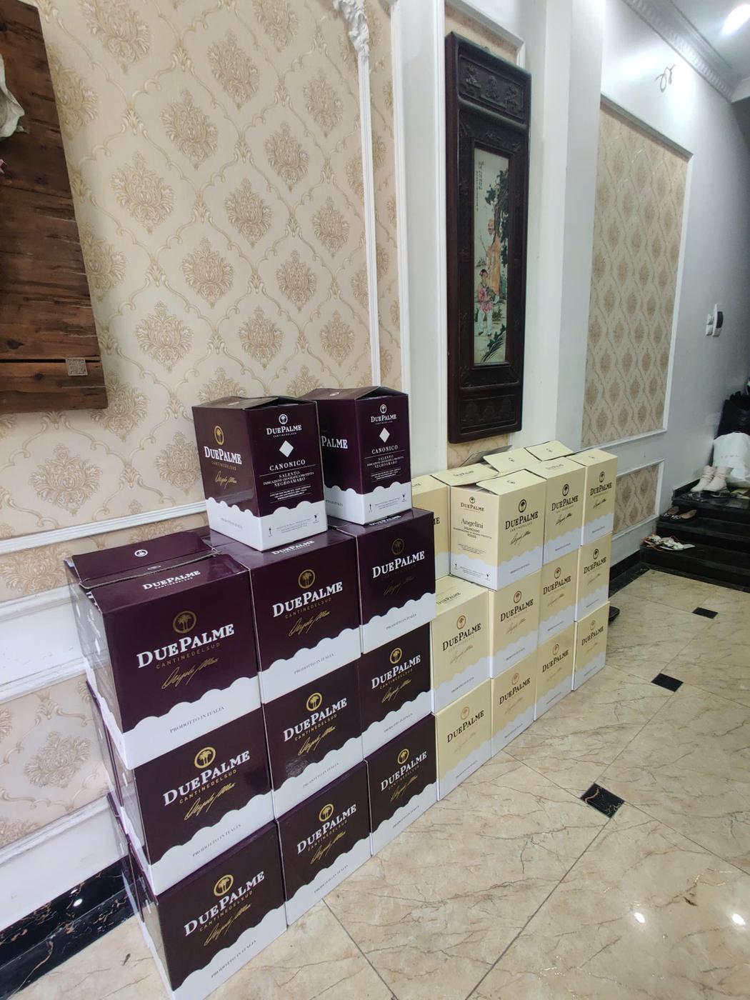 SuperVines giao rượu vang tận tay khách hàng — chuyến hàng 44