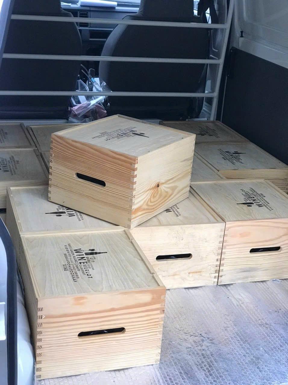 SuperVines giao rượu vang tận tay khách hàng — chuyến hàng 46