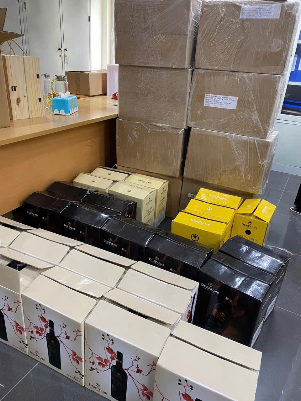 SuperVines giao rượu vang tận tay khách hàng — chuyến hàng 77