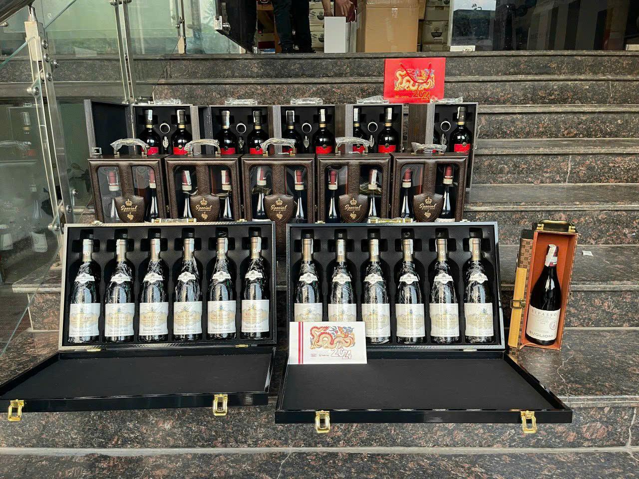 SuperVines giao rượu vang tận tay khách hàng — chuyến hàng 83