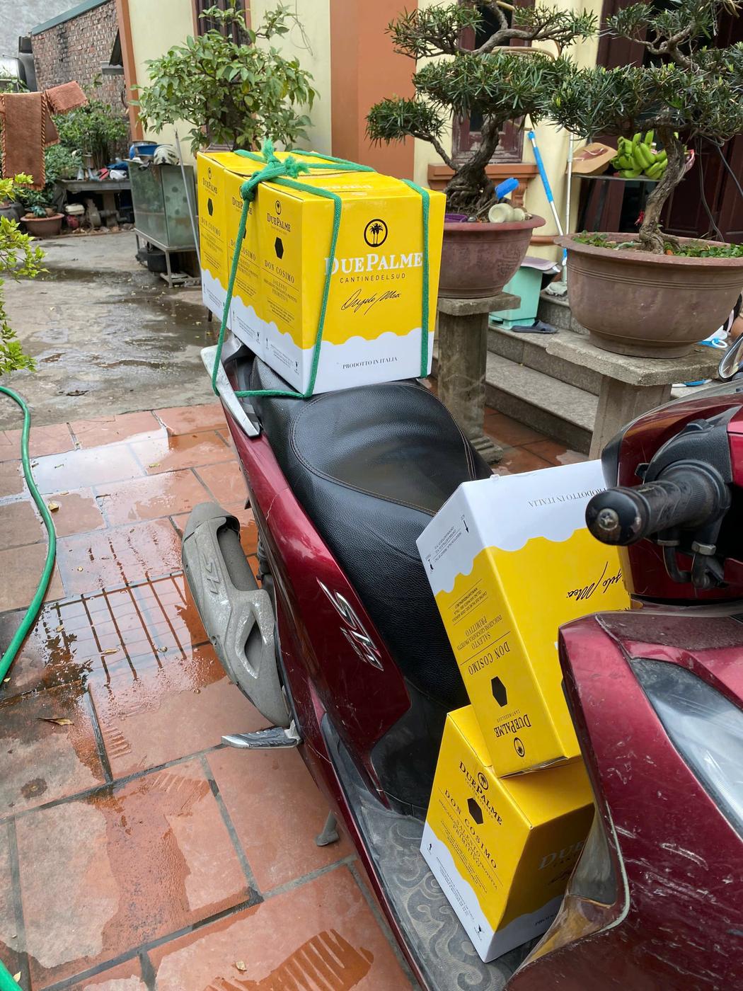 SuperVines giao rượu vang tận tay khách hàng — chuyến hàng 90