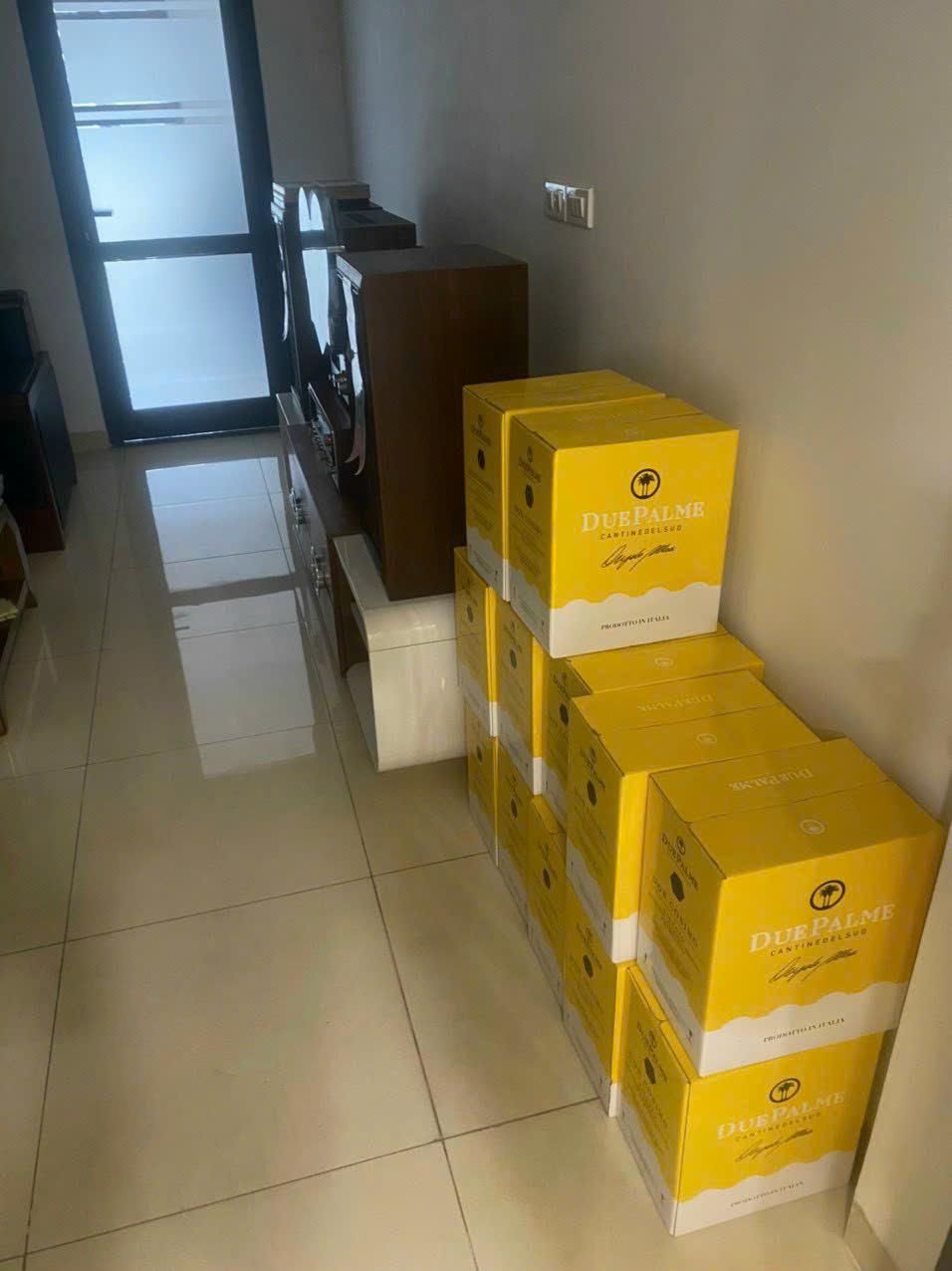 SuperVines giao rượu vang tận tay khách hàng — chuyến hàng 92