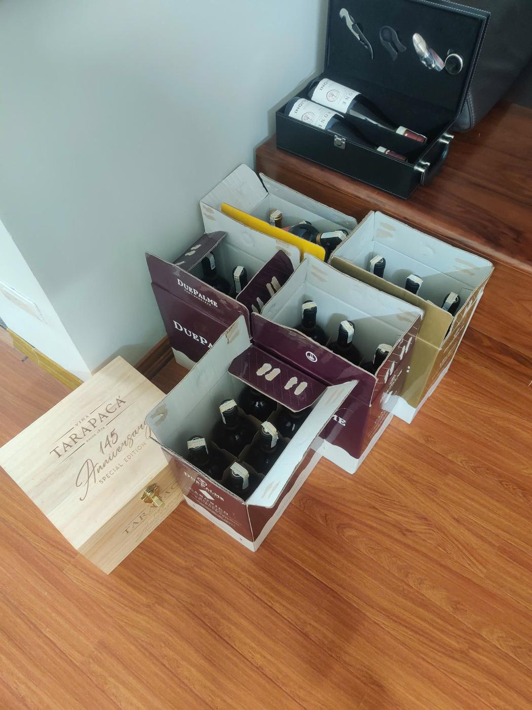SuperVines giao rượu vang tận tay khách hàng — chuyến hàng 93